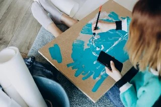 Curso gratuito de Básico em Artes Plásticas