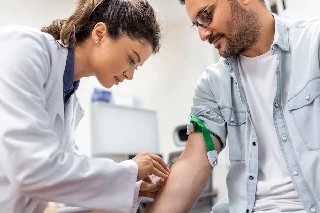 Curso gratuito de Básico em Flebotomia