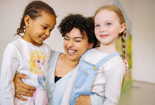 Curso gratuito de Cuidador de Crianças e Adolescentes